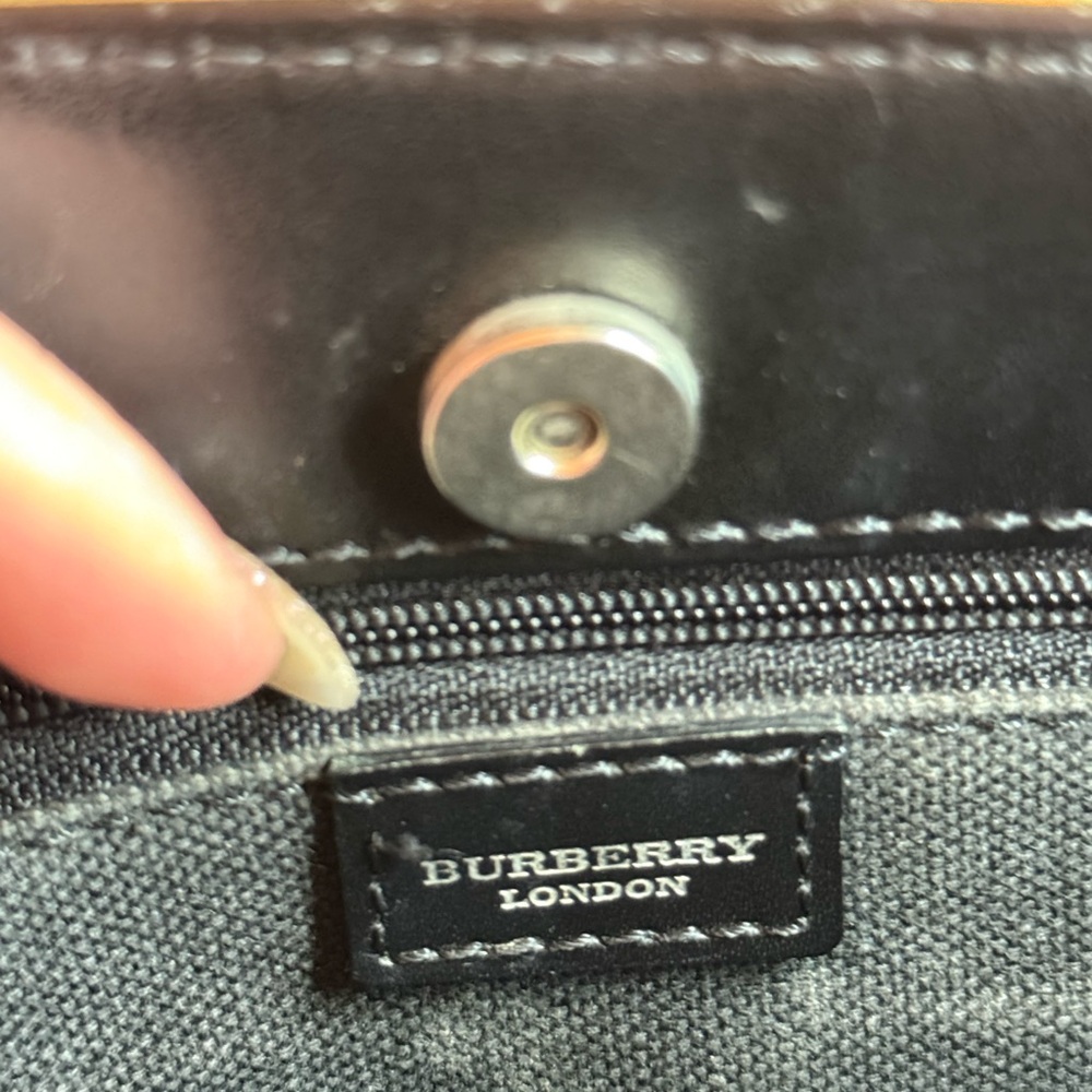 Burberry Signature Canvas Novacheck Tote Bag - Picture 2 of 8